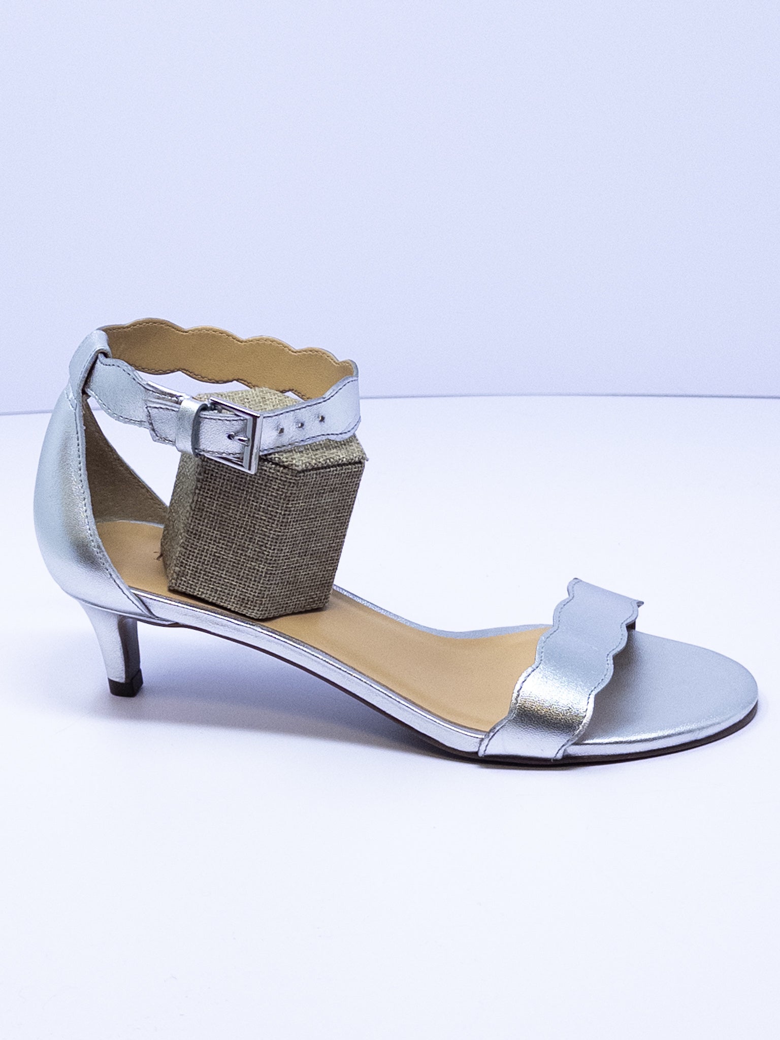 Talbots Silver Metallic Leather 7 Sandals