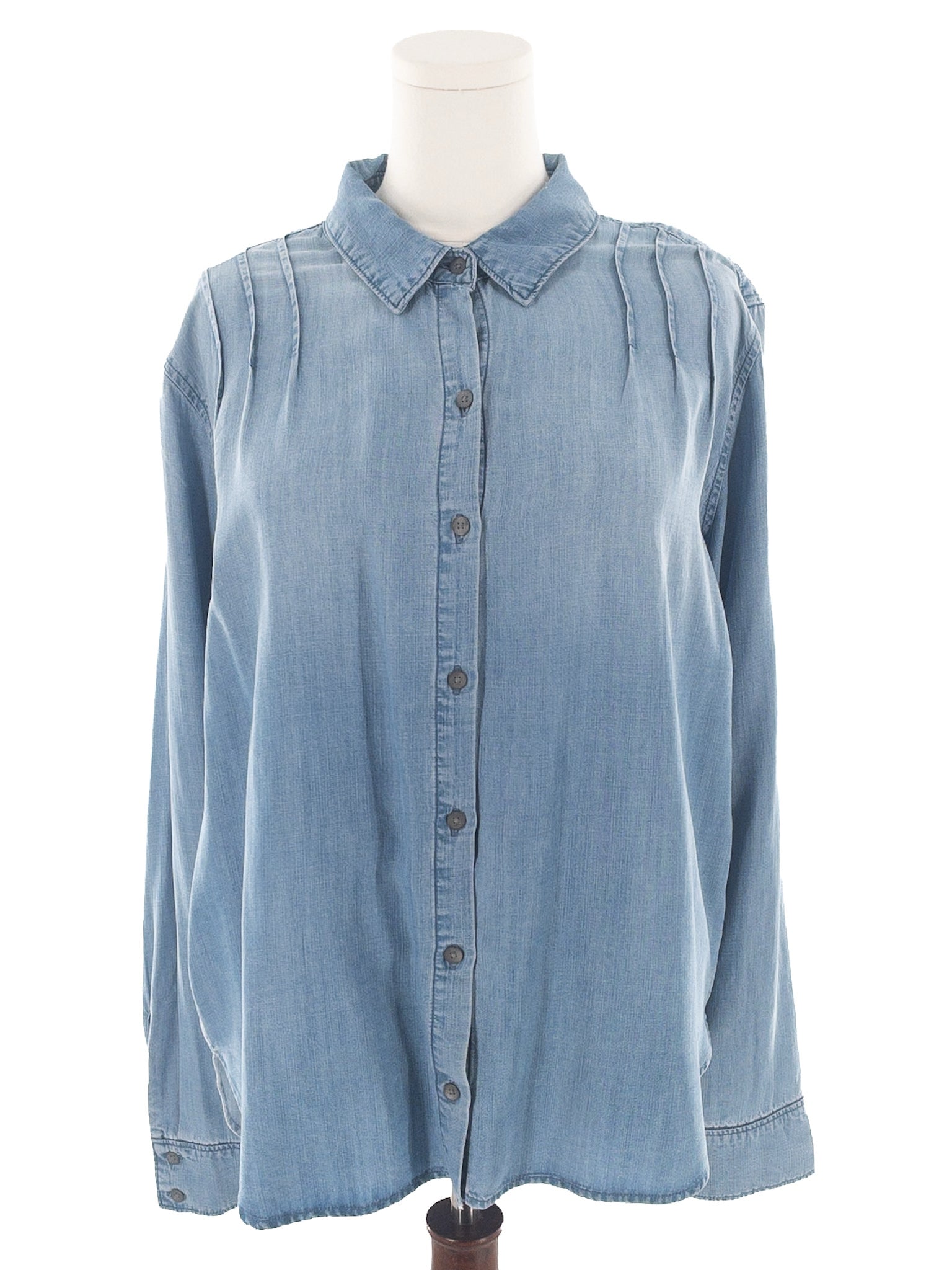 Cloth & Stone Blue Washed Chambray Button Down Size XL Blouse