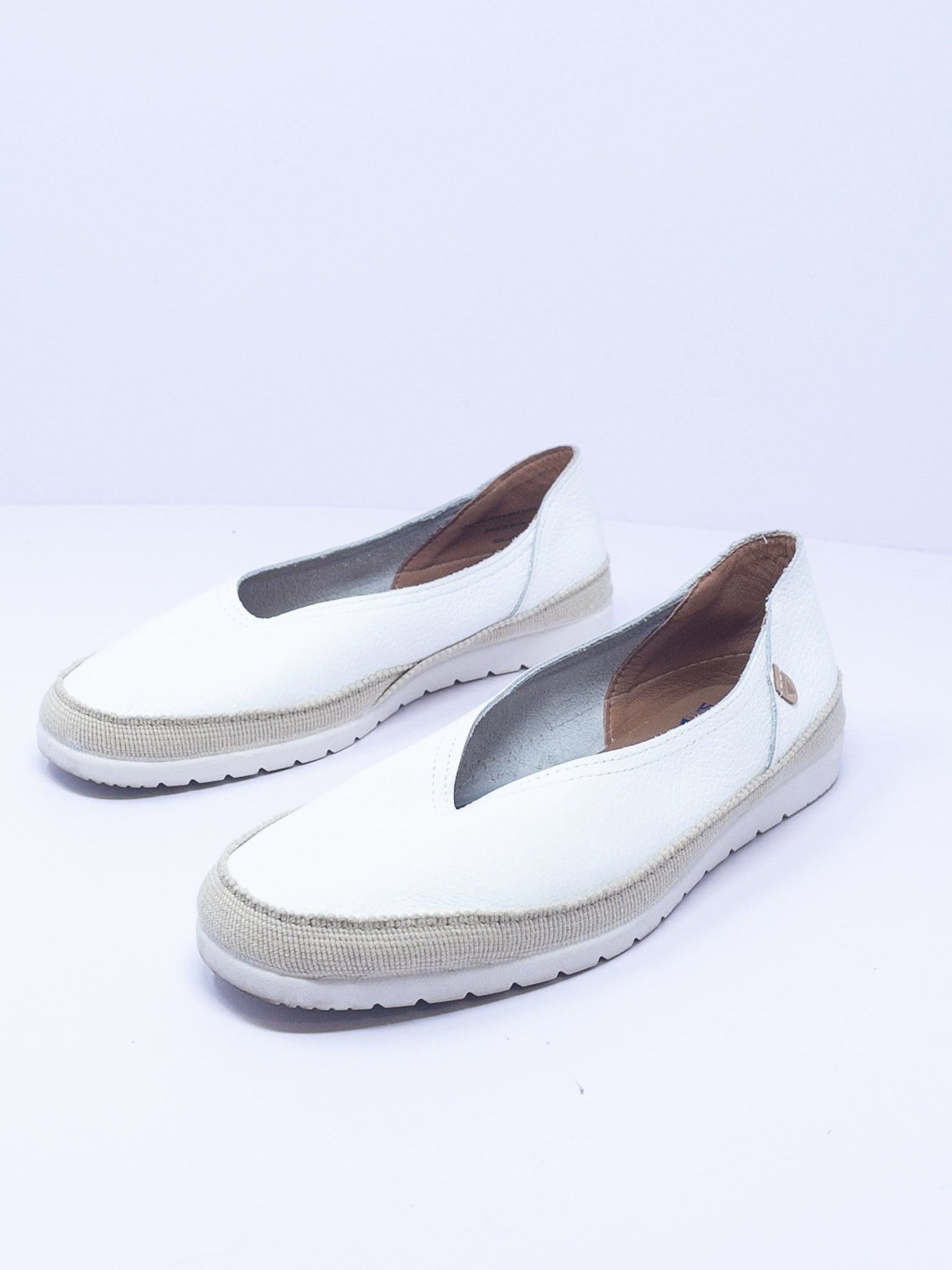 Verbenas Ivory Pebble Leather 8.5 Shoes