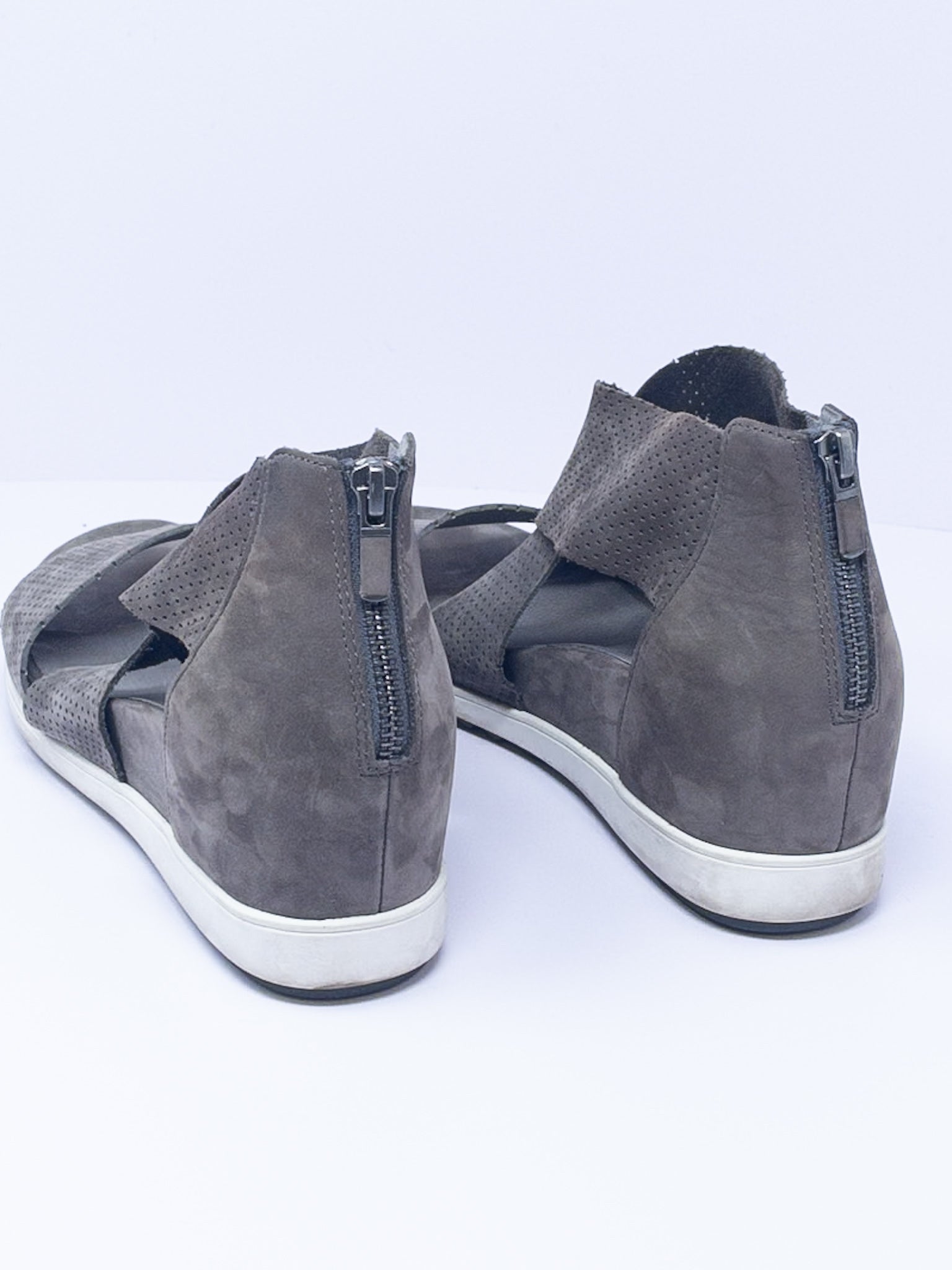 Eileen Fisher Taupe Perforated Suede 8.5 Shoes
