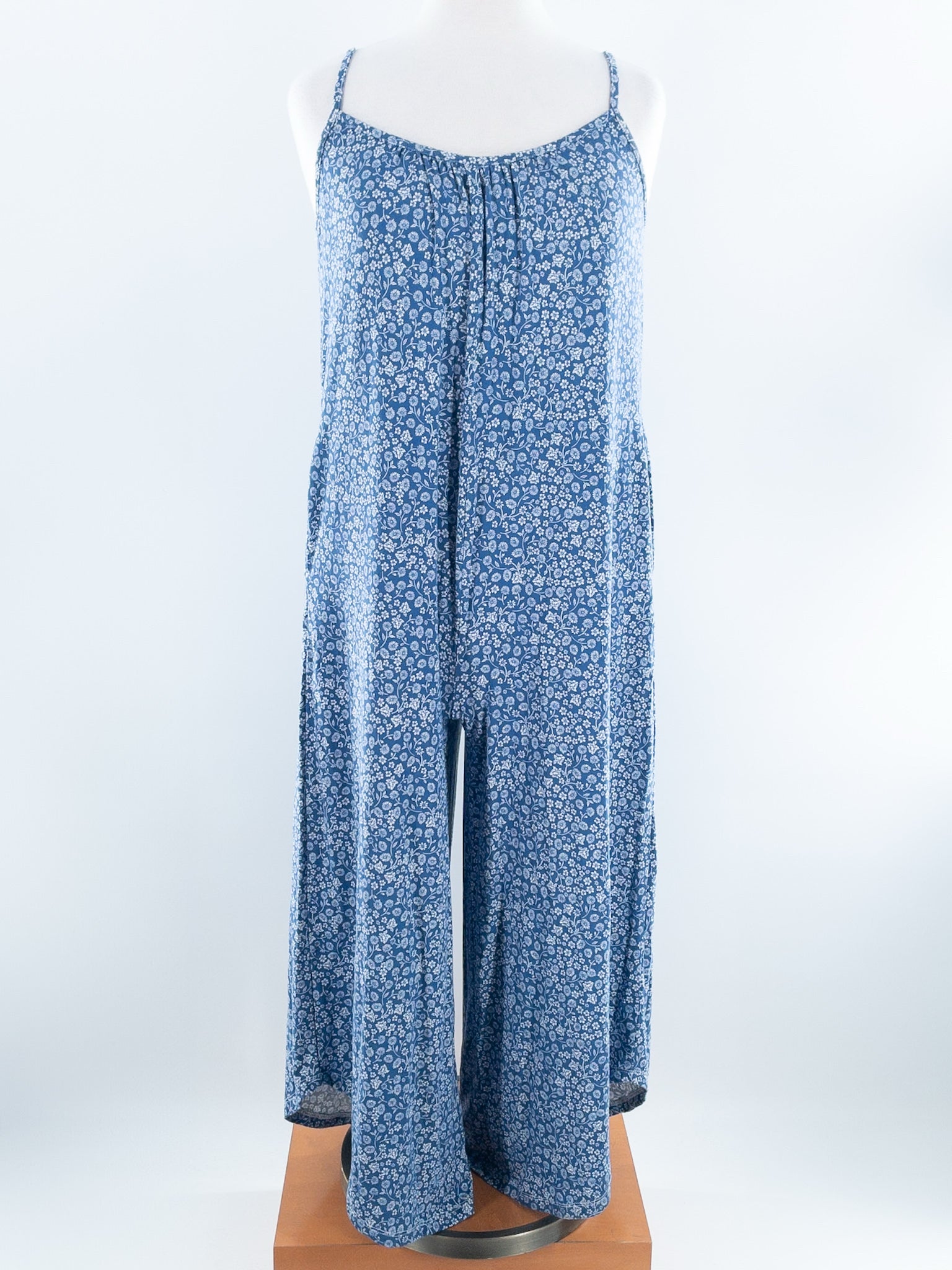 Z Supply Blue White Floral Rayon Blend Wide Crop Size XS Jumpsuits