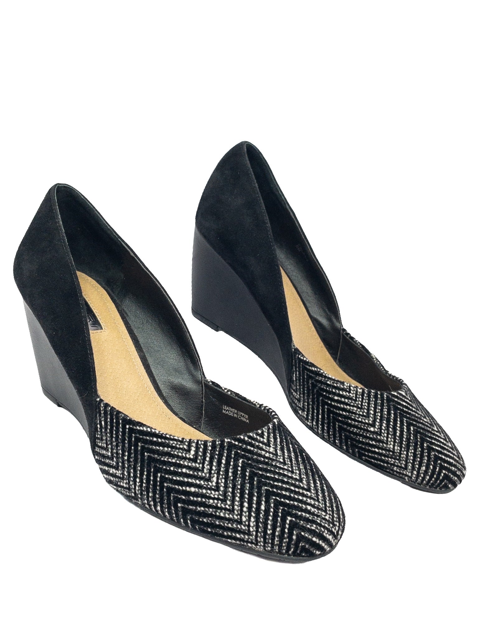 Tahari Black Gray Fabric 8 Pumps