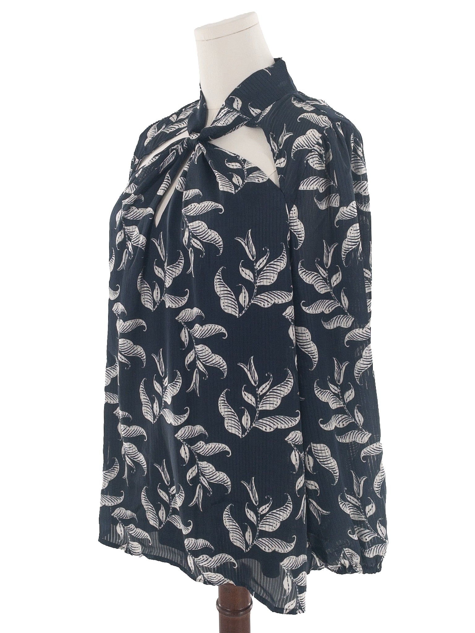 Lane Bryant Navy Cream Leaves Polyester Blend Long Sleeve Size 14 Blouse