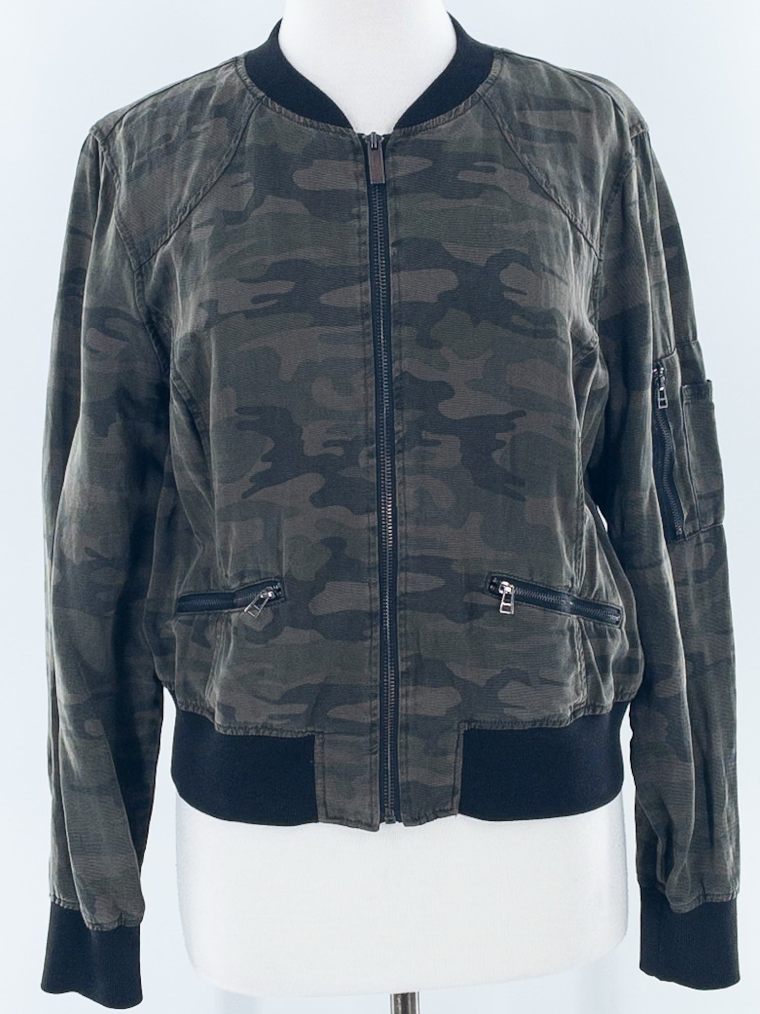 Sanctuary Olive Camoflage Tencel Blend Size M Jacket