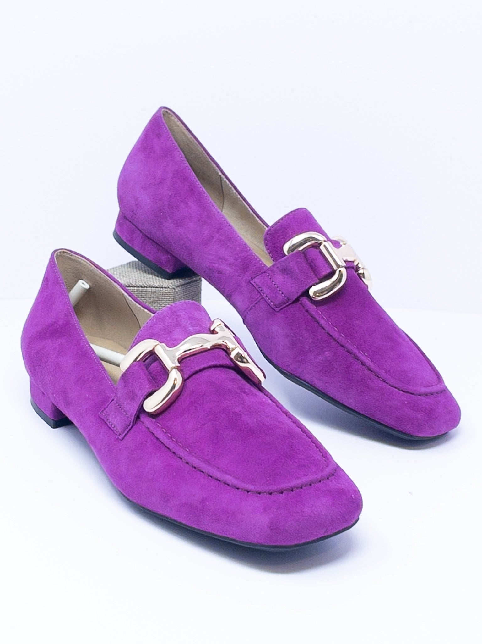 Vaneli Fuschia Horse Bit Suede 8.5 Shoes