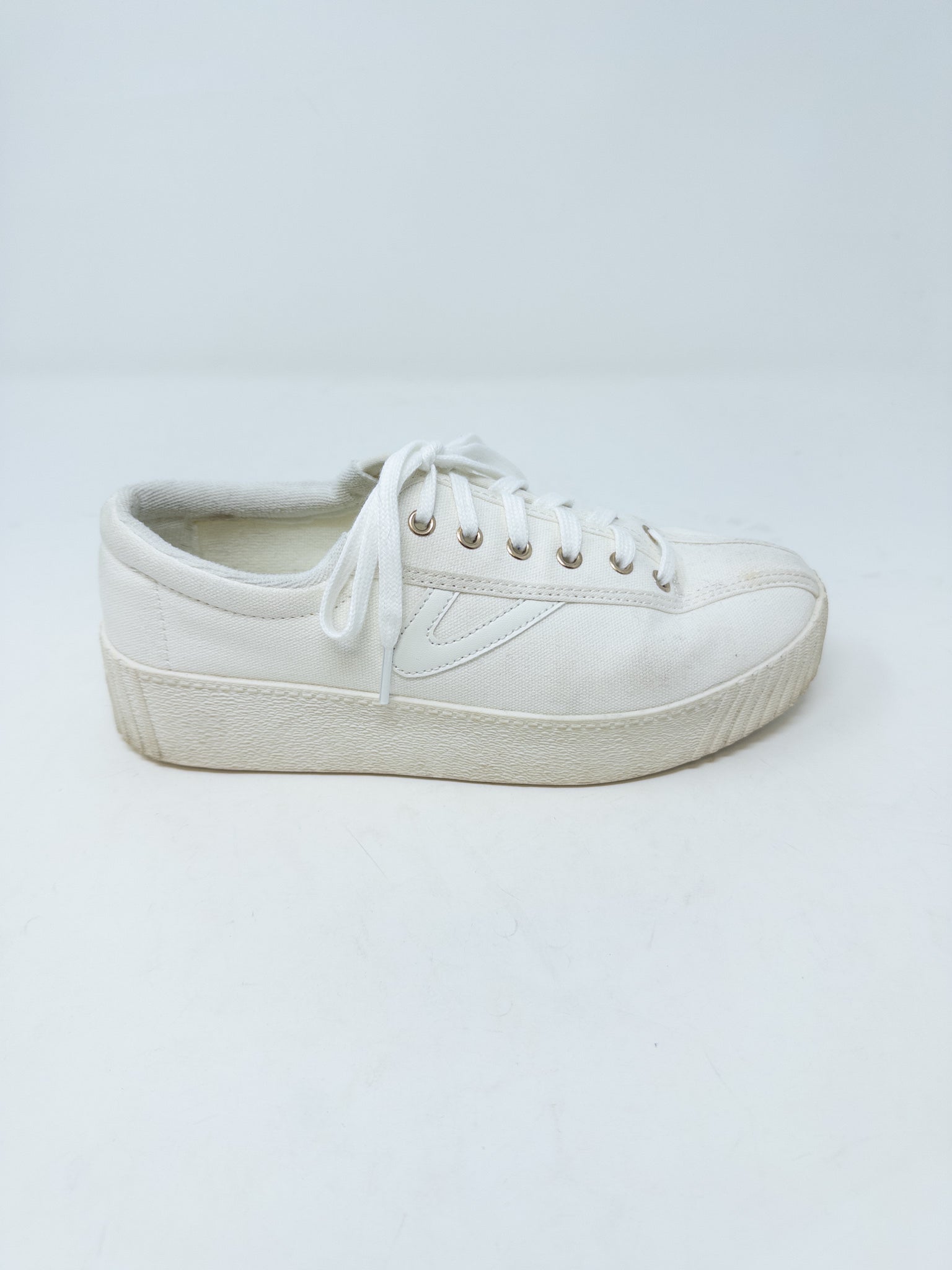 Tretorn White Logo Canvas 7.5 Shoes