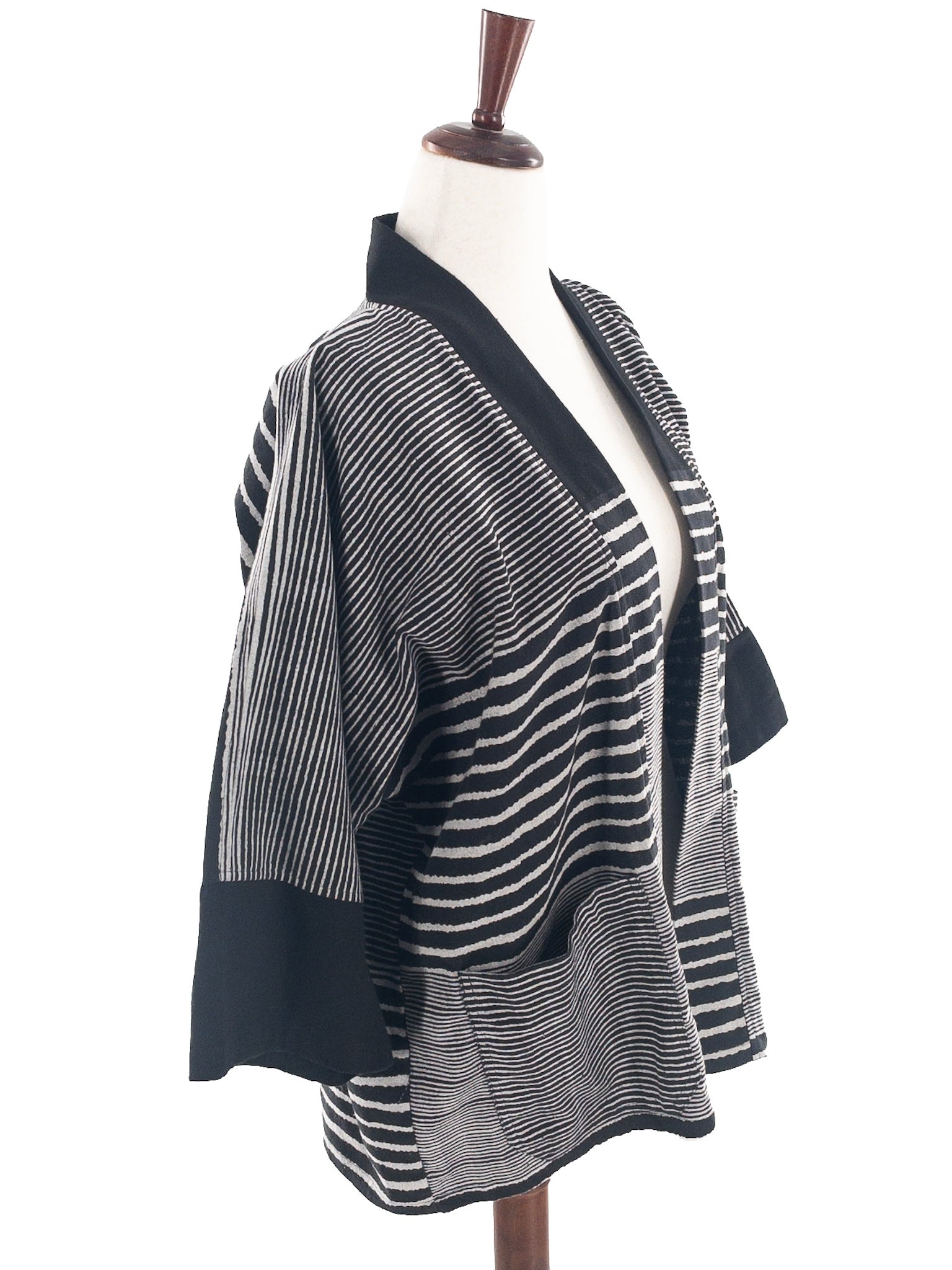Belle Waera Black Gray Stripe Size L Blazer