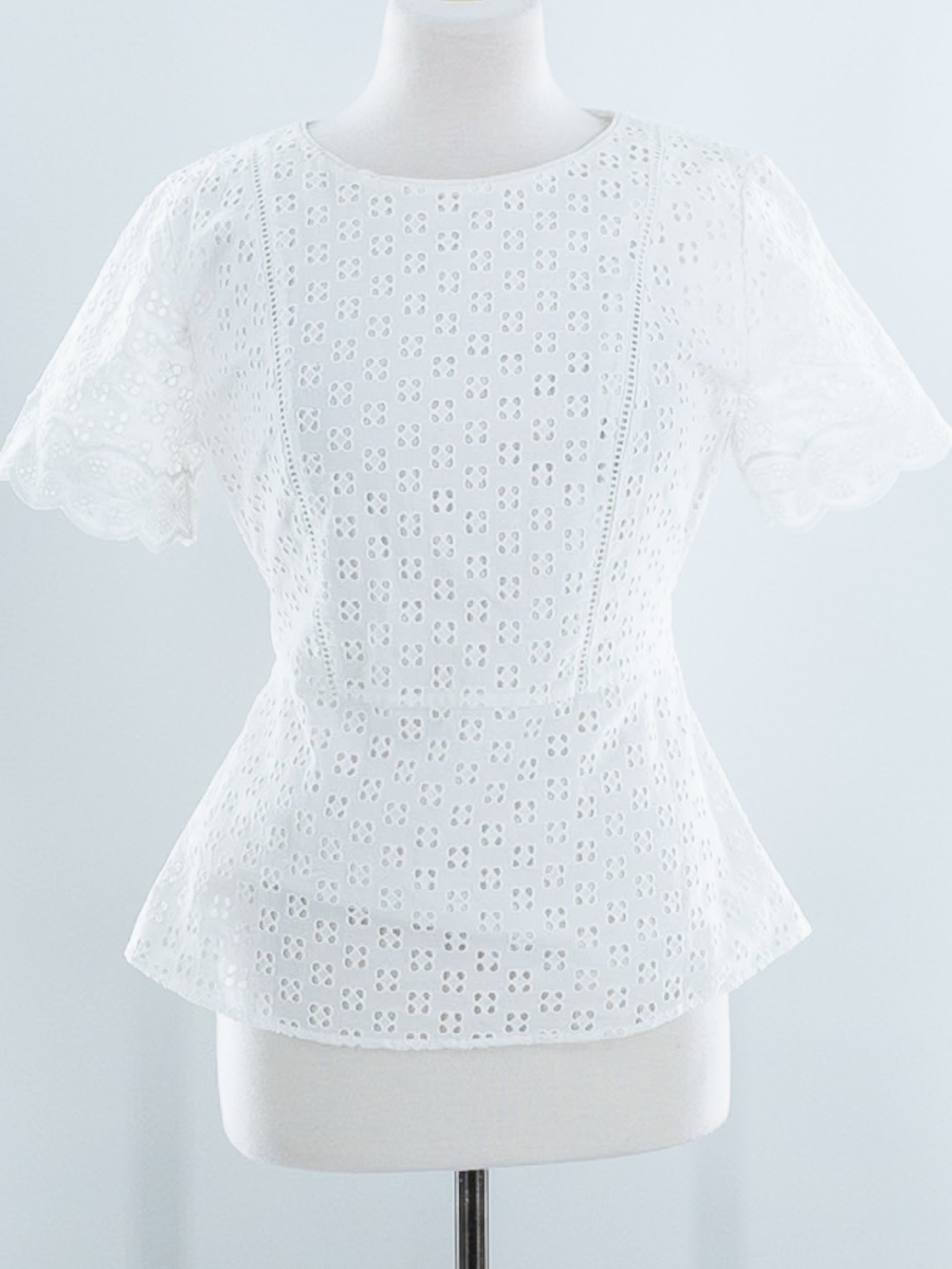 Ann Taylor White Eyelet Cotton Short Sleeve Size 6 Blouse