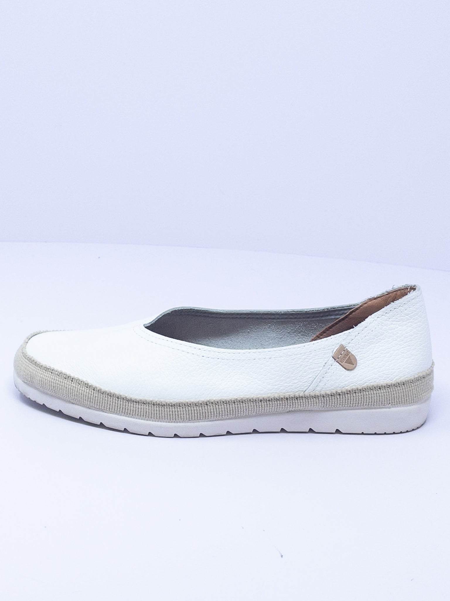 Verbenas Ivory Pebble Leather 8.5 Shoes
