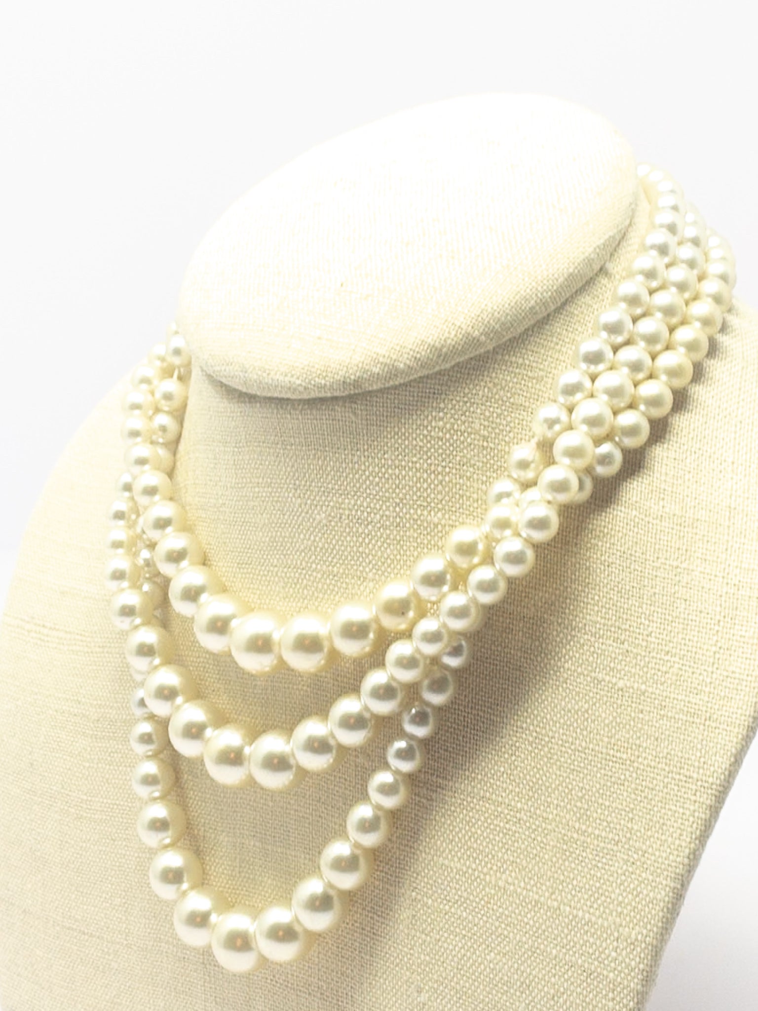 White Pearl Necklaces
