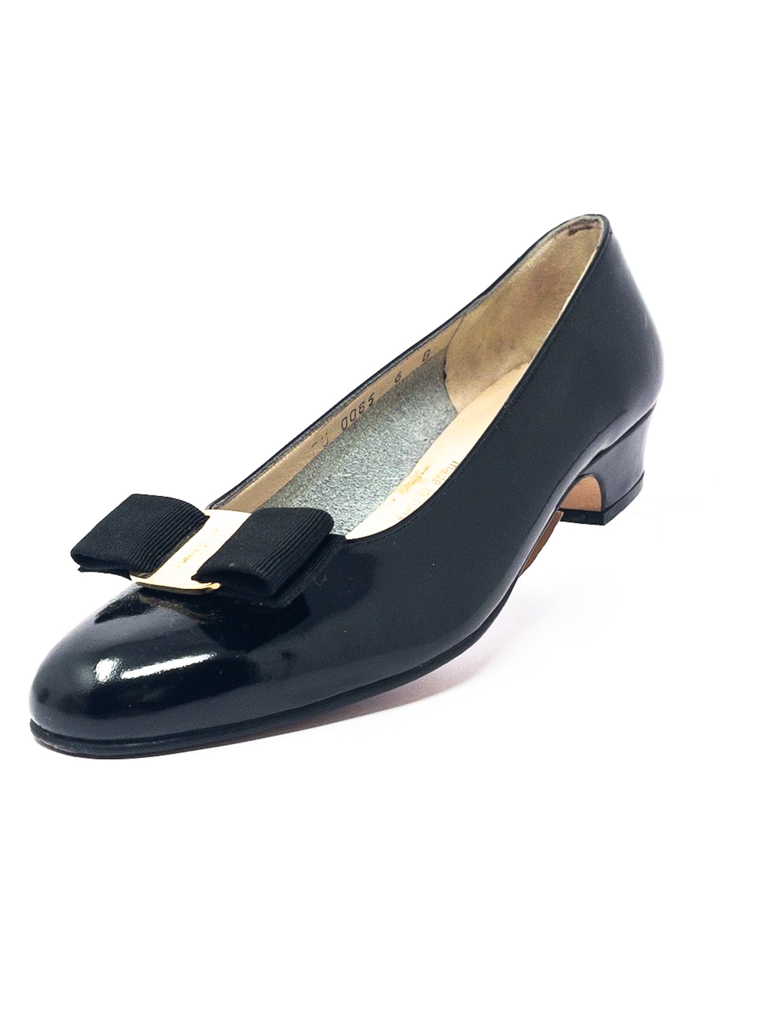 Ferragamo Black Bow Patent Leather 6 Pumps