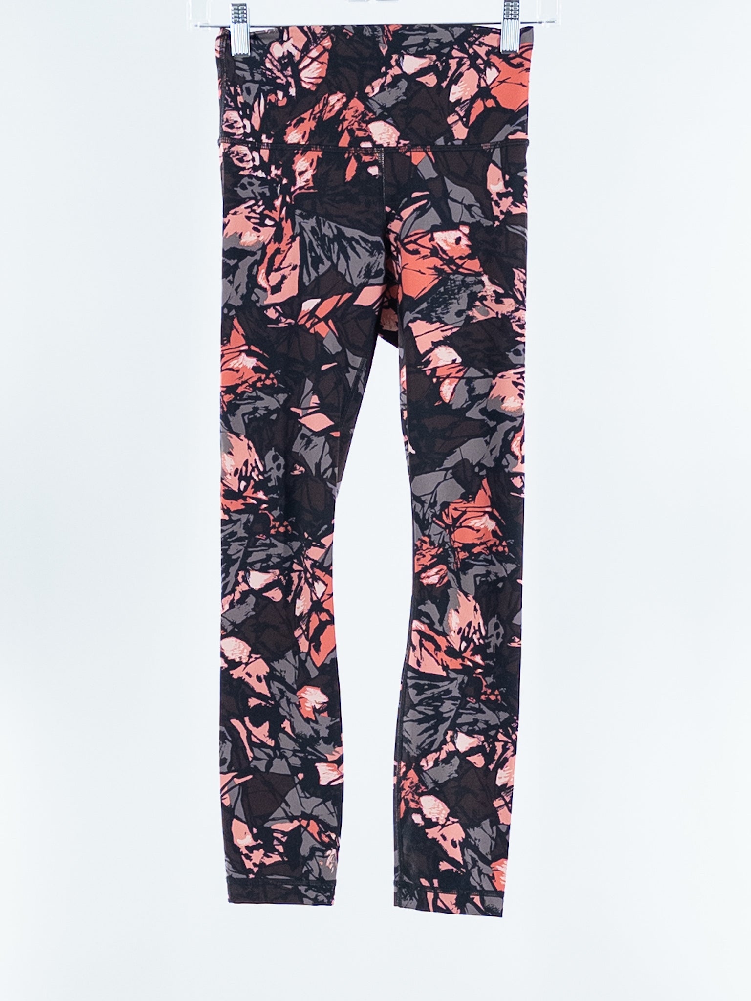 Lululemon Black Coral Print Stretch Size 4 Pants/Active