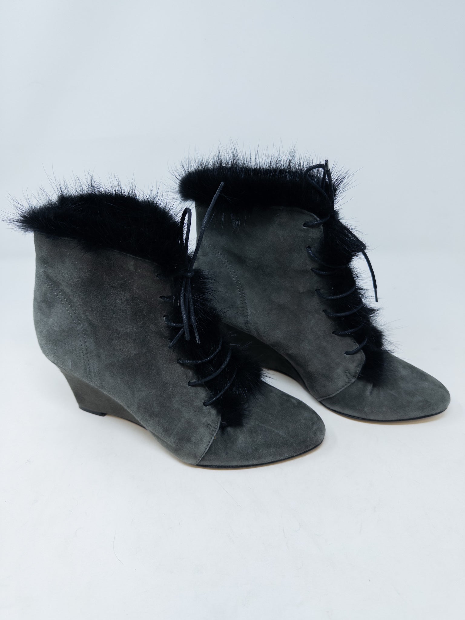 Vero Cuoio Gray Suede 6.5 Bootie