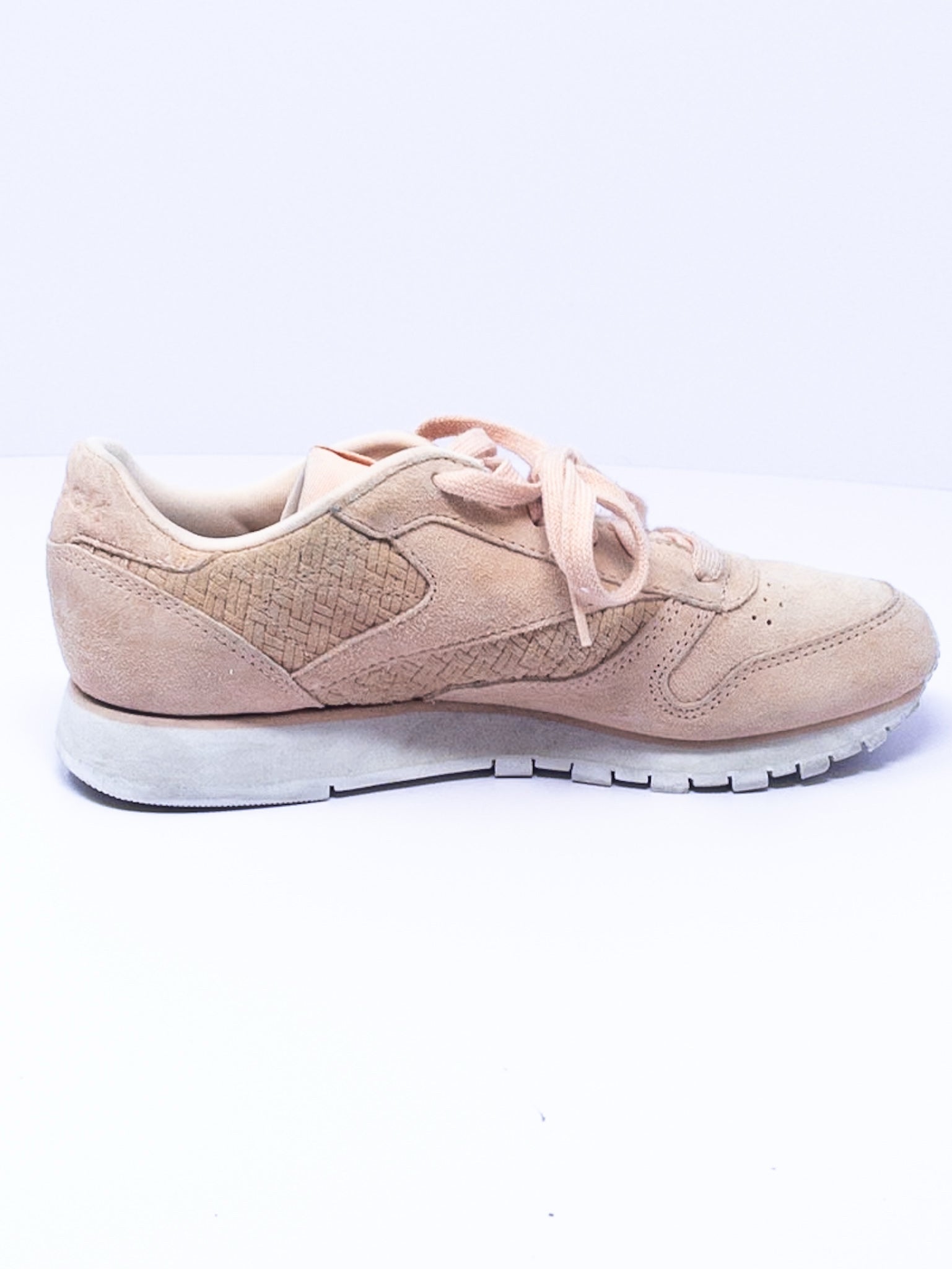 Reebok Pale Peach Tie Fabric 6.5 Sneakers