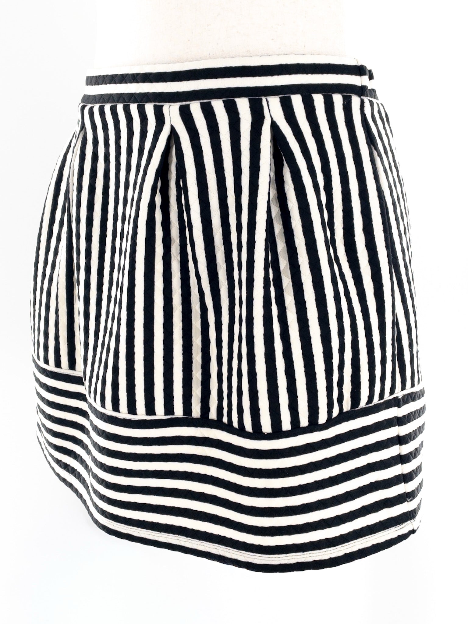 Exhilaration Black Cream Stripe Polyester Blend Size L Skirt